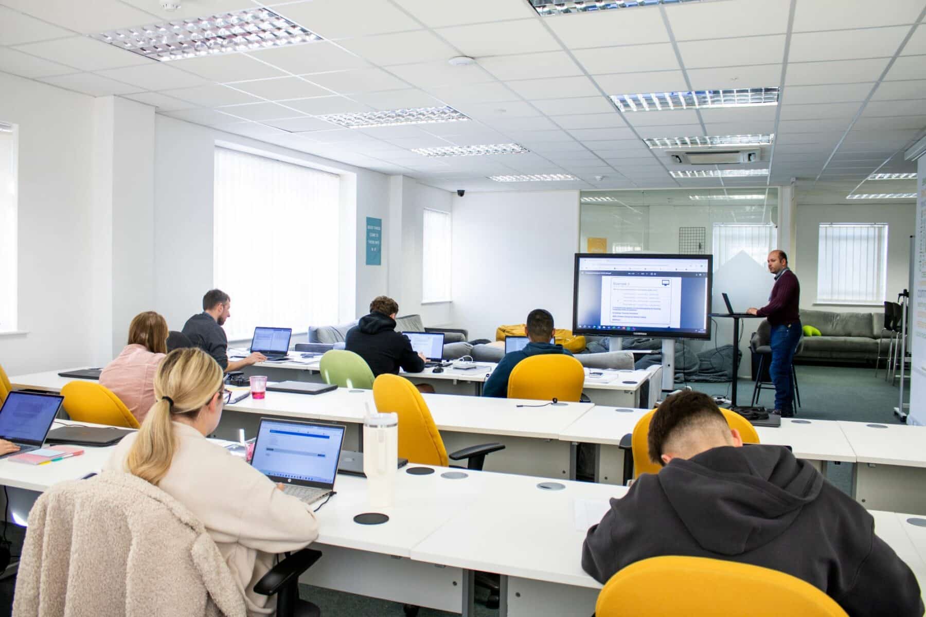 Photo of AAT and CIMA class of students with teacher at the front